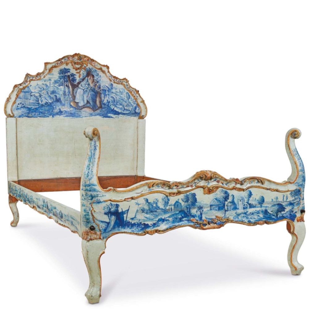 Letto in legno laccato