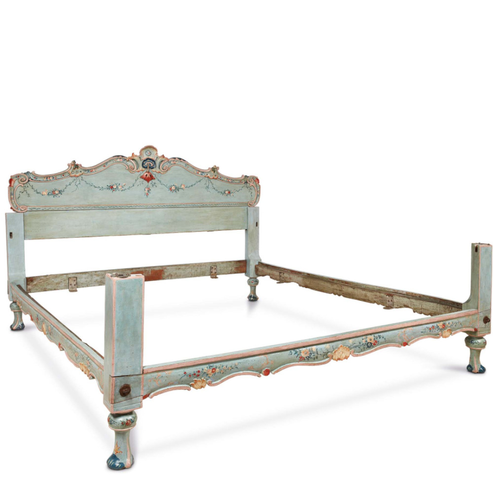 Letto matrimoniale in legno laccato