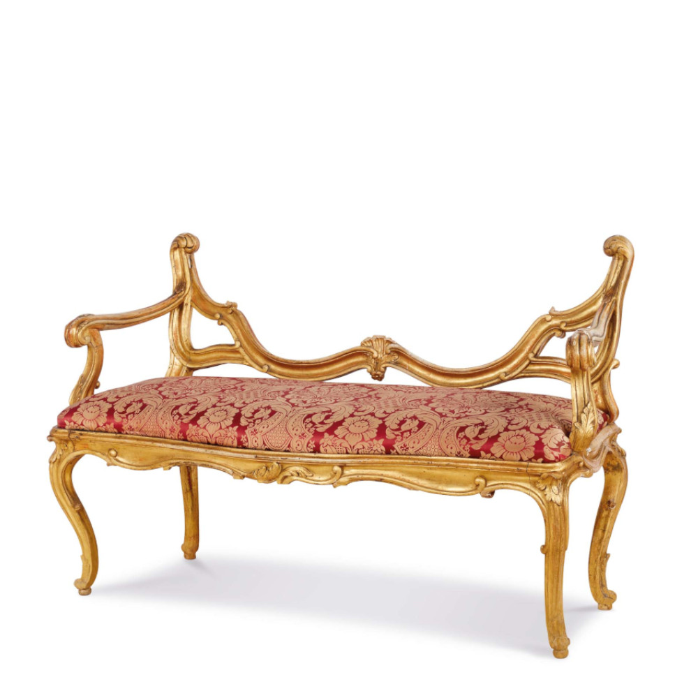 Coppia di divanetti in legno dorato_1