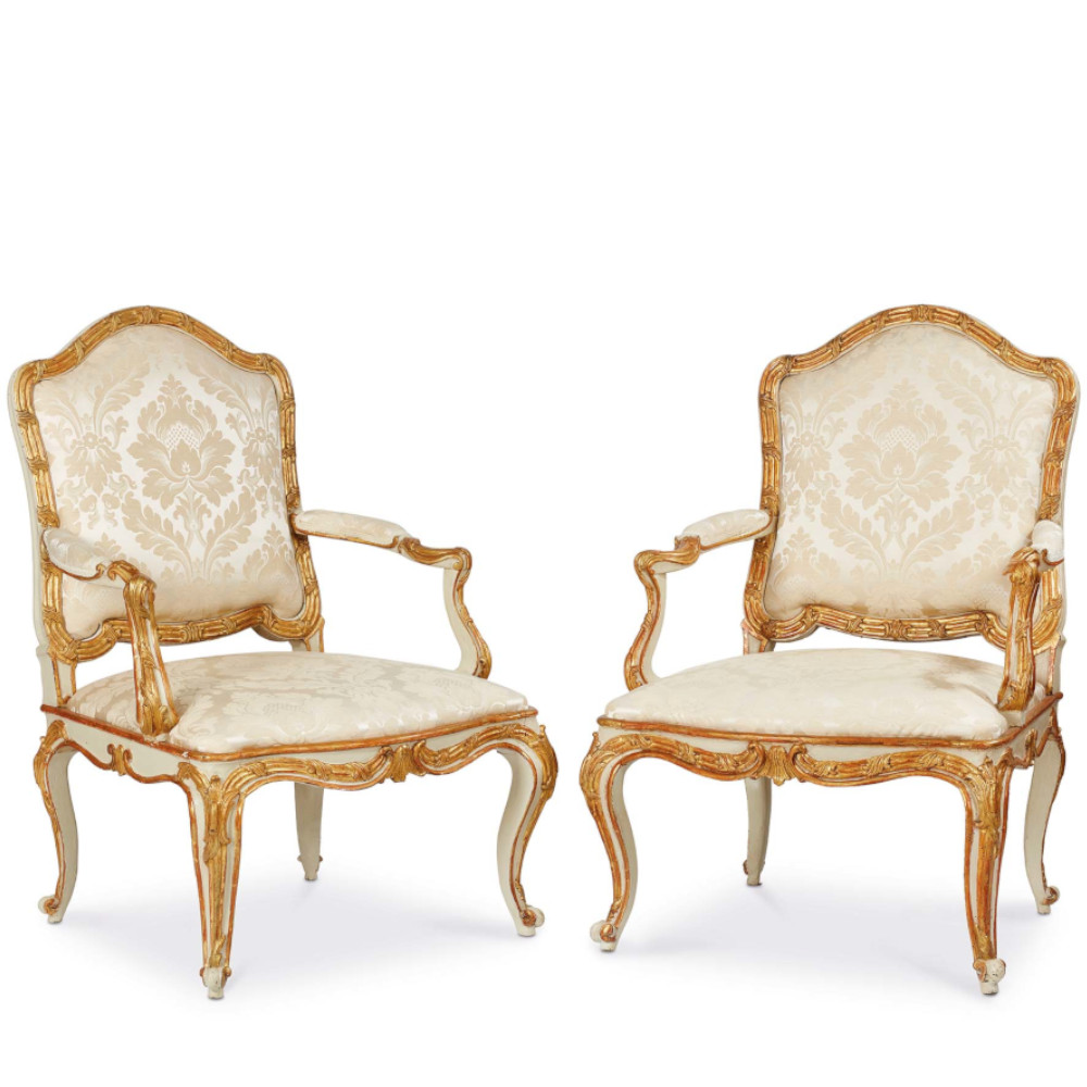 Coppia di poltrone in legno dorato